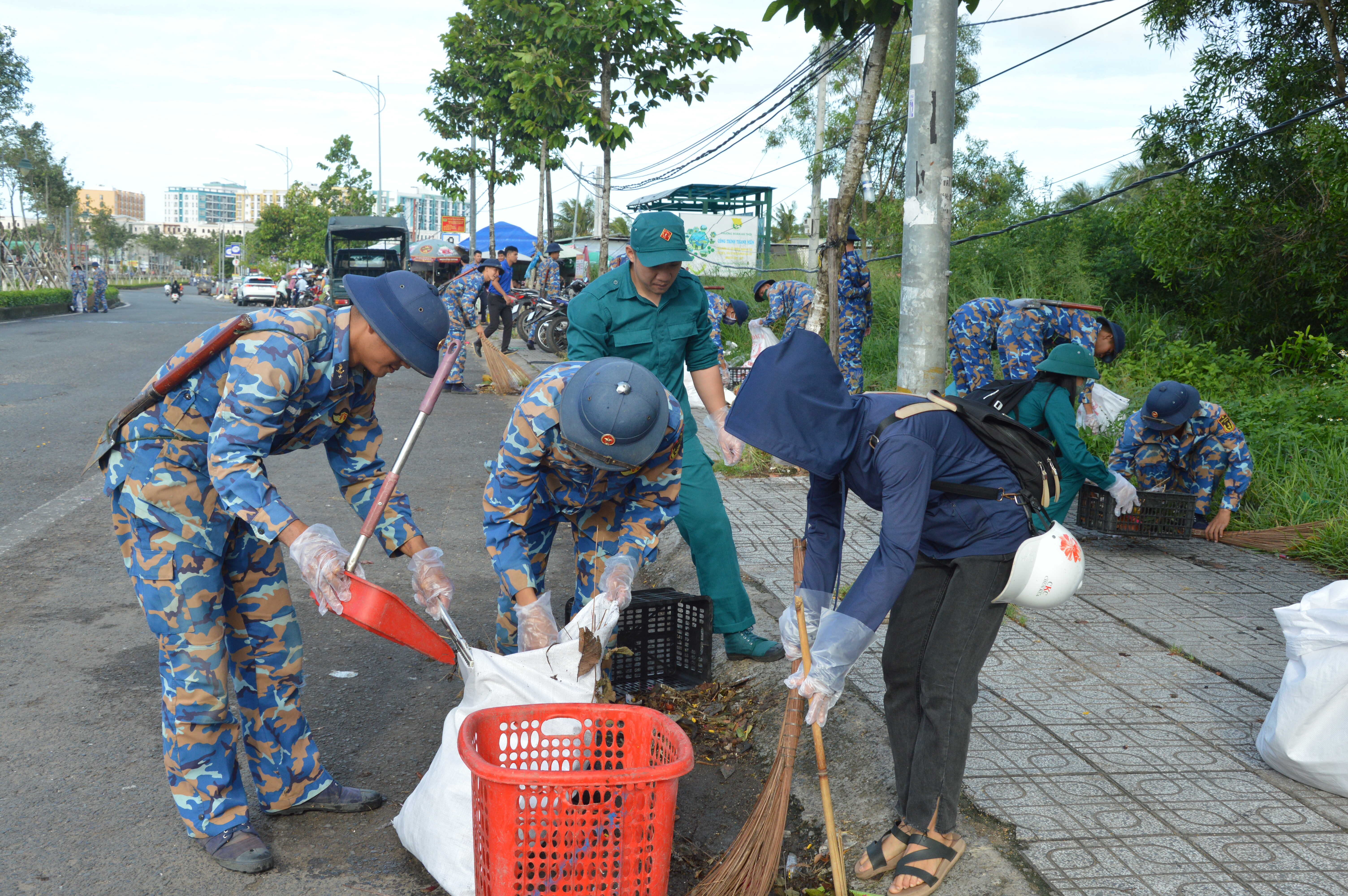 Tuổi trẻ Bộ Tư lệnh Vùng 5 Hải quân hưởng ứng “Chiến dịch thanh niên tình nguyện hè 2024”